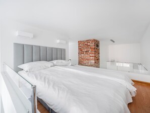 Ferros/tábuas de passar roupa, Wi-Fi, roupa de cama