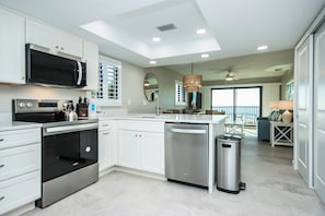 Fridge, microwave, oven, stovetop - Oceanfront Sanibel Condo - Sandalfoot 5D3 (Sanibel Island)