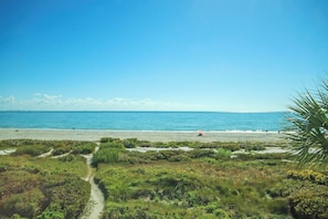 On the beach - Oceanfront Sanibel Condo - Sandalfoot 5D3 (Sanibel Island)