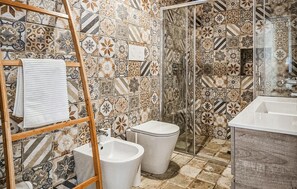Shower - Amazing home in Menfi (Menfi)