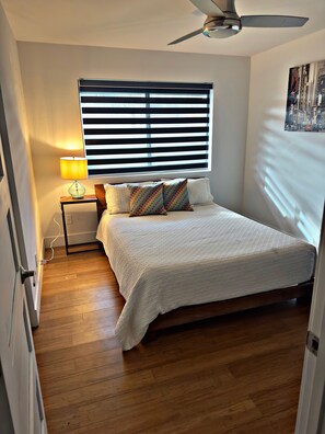 3 bedrooms, desk, iron/ironing board, free WiFi - Phoenix Mid-Century Escape, hot tub, non-heated pool, dog run/family friendly. (Phoenix)