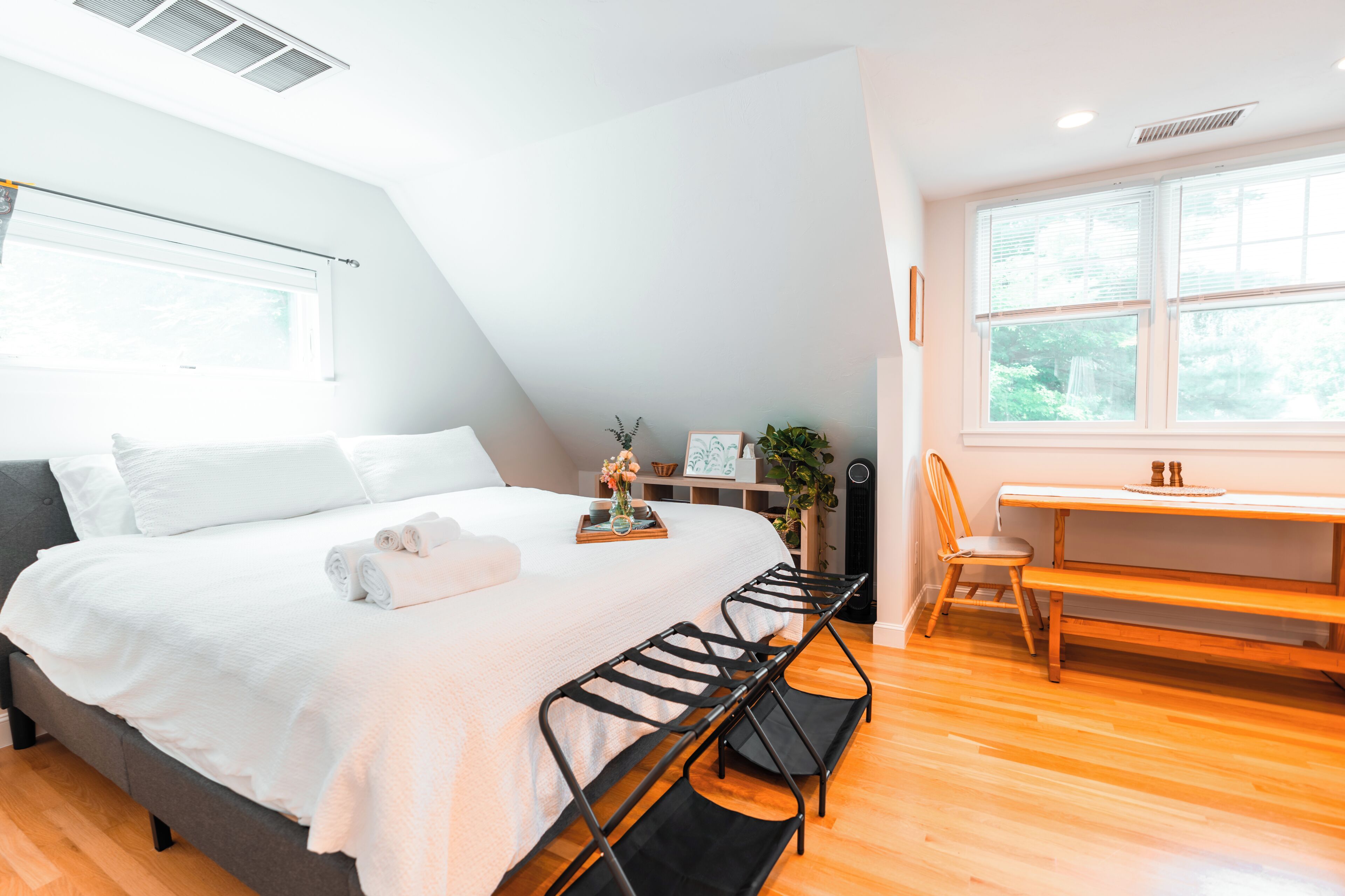 Iron/ironing board, WiFi, bed sheets