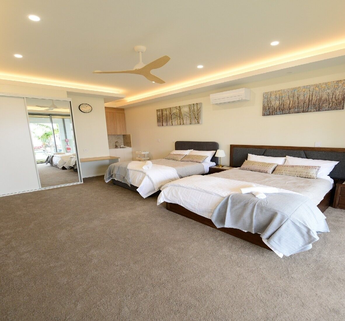 1 quarto, escrivaninha, Wi-Fi, roupa de cama