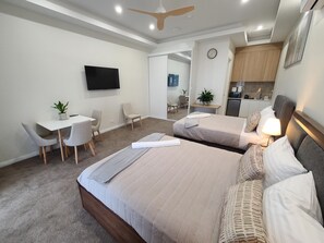 1 Schlafzimmer, Schreibtisch, WLAN, Bettwäsche