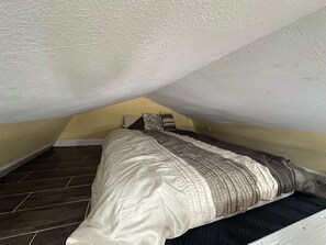 Internet, bed sheets