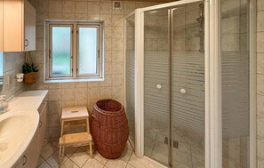 Shower, hair dryer - 2 bedroom awesome home in Nørreballe (Nørreballe)