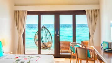 Dobbeltrom, strandutsikt | Safe på rommet, strykejern/-brett og wi-fi (inkludert)