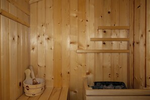 Sauna - Wooden home with sauna and jacuzzi in peaceful nature near Vrbovec. (Vrbovec)