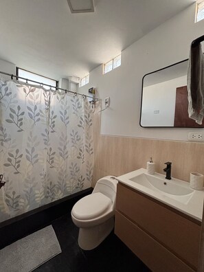 Handdukar och toalettpapper