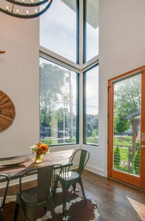 Dining - 4BR Nashville Retreat w/Rooftop Deck, Mins 2 Dtwn (Nashville)