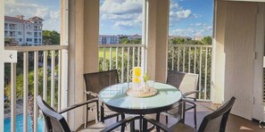 Outdoor dining - Marriott’s Grande Vista Orlando 1 Bedroom Full Access Resort next t Disney World (Orlando)