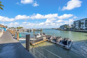 Marina - Island Oasis: Huge Pool/Spa/Tennis, 1/1 sleeps 6 (Marco Island)