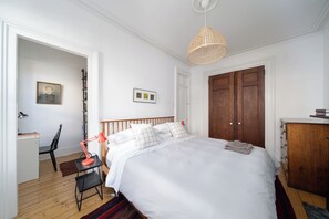 2 bedrooms, iron/ironing board, WiFi, bed sheets