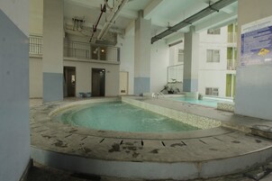 Una piscina techada