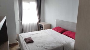 豪華雙人房 | 書桌、筆電工作空間、免費無線上網