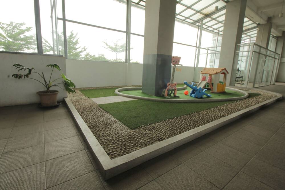 Easton Park Naffi Rooms by Mustika - Jawa Barat