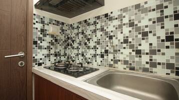 Deluxe Double Room | Private kitchen