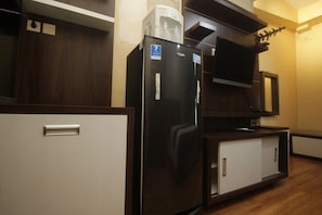 Deluxe Double Room | Interior - Easton Park Naffi Rooms by Mustika (Sumedang)