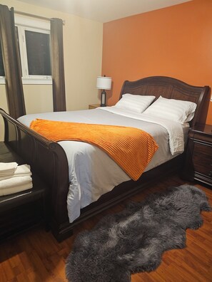 3 quartos, ferros/tábuas de passar roupa, Wi-Fi, roupa de cama