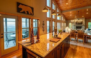 Interior - Panoramic Point-Upscale Mountain Top, Hot Tub, Wifi, Smart TV's, Pet Friendly (Todd)