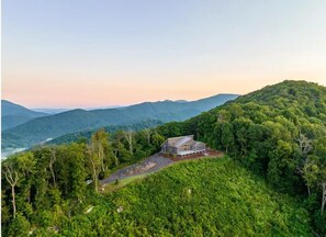 Exterior - Panoramic Point-Upscale Mountain Top, Hot Tub, Wifi, Smart TV's, Pet Friendly (Todd)