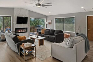 Living area - Red Rock Views + Hot Tub + Hiking + Biking + Sedona Escape (Sedona)