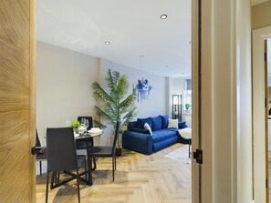 Interior - 1BD Flat Near Brighton Station (up to 4 guest) (Brighton)