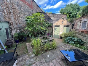 Terrace/patio - Central 3 BR Home with Private Courtyard (Ely)
