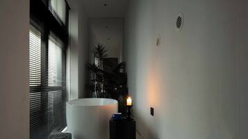 Romantic Double Room | Bilik Mandi | Pengering rambut, selipar, tuala disediakan, syampu