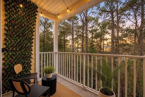 Property grounds - Walk to Grand Blvd • Boho 2BR + Pool + Gym (Miramar Beach)