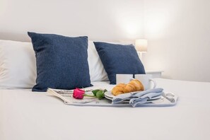 Iron/ironing board, WiFi, bed sheets - East Mews Cottage, Southwold (Southwold)