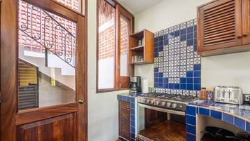 Micro-ondas, fogão, cooktop, lava-louças