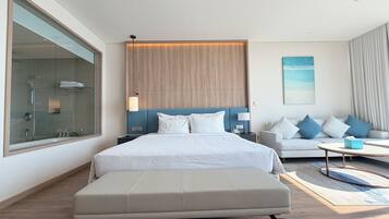 Apartamento de lujo, vistas a la playa | Caja fuerte, tabla de planchar con plancha, wifi gratis