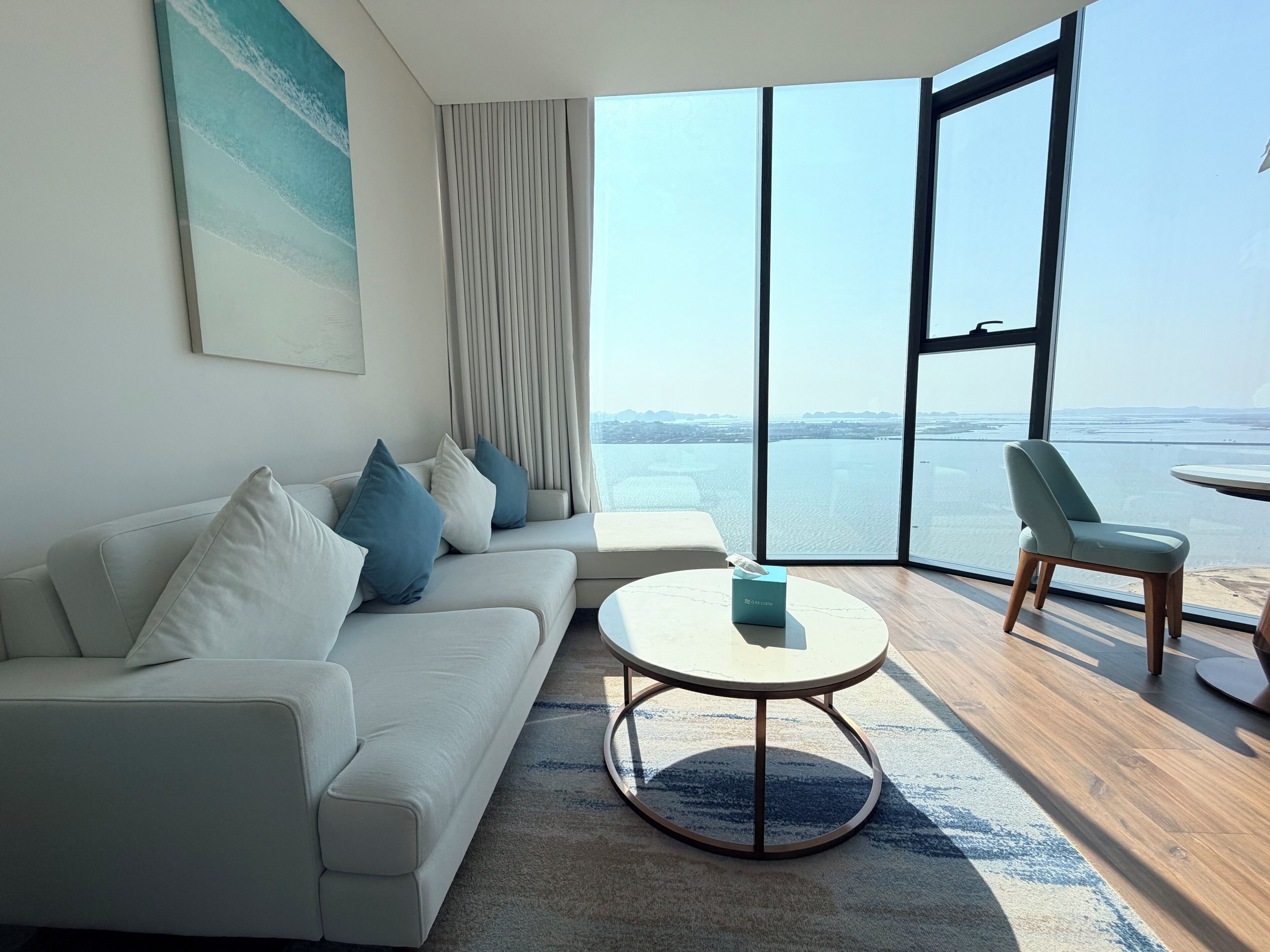 Luxe appartement, uitzicht op het strand | Woonruimte