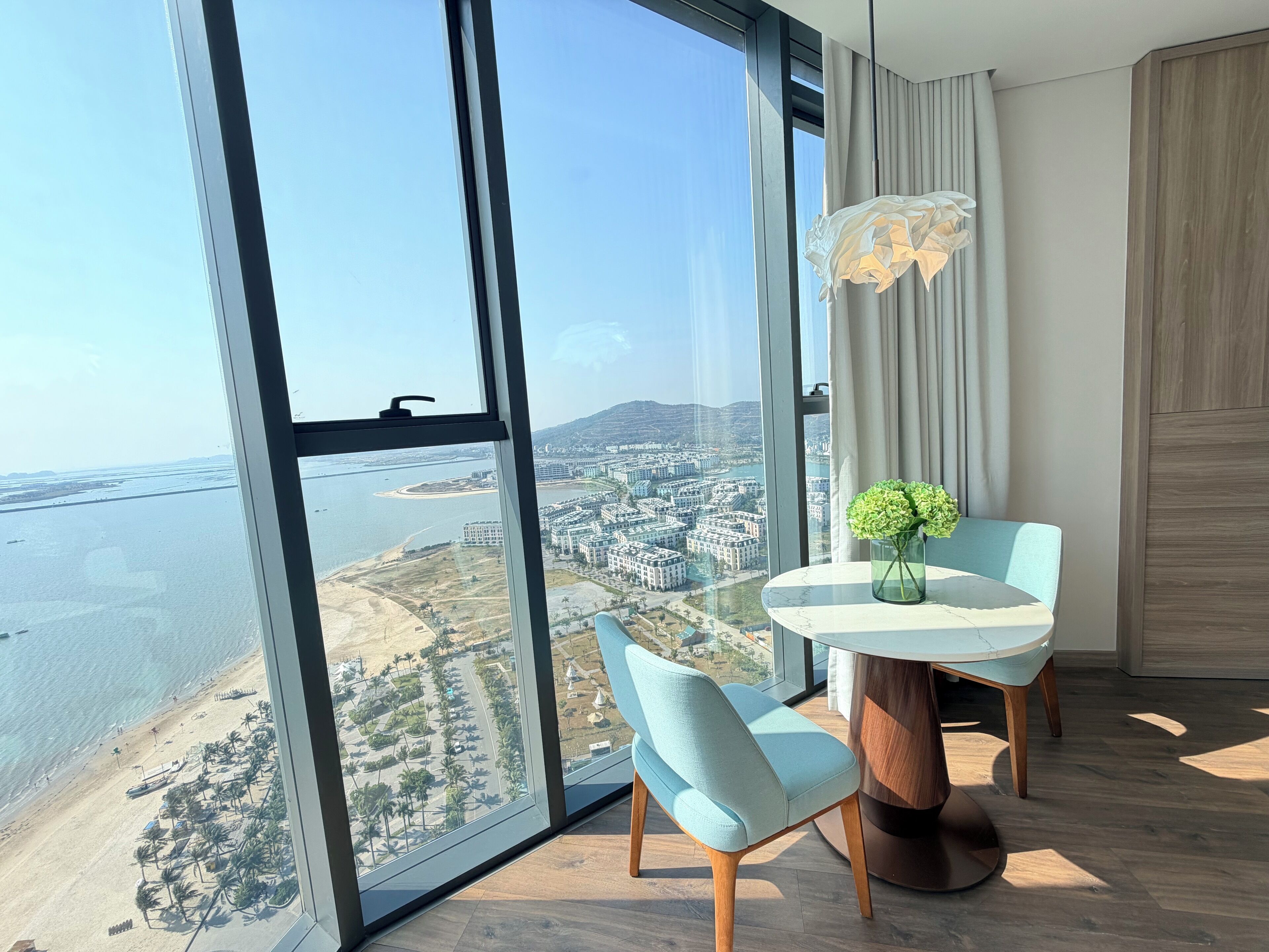 Luxury Apartment, Beach View | Dining