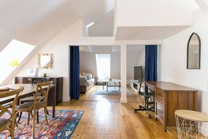Interior - Bairro Alto perfect daylight DUPLEX!! Great WI-FI! (Lisboa)
