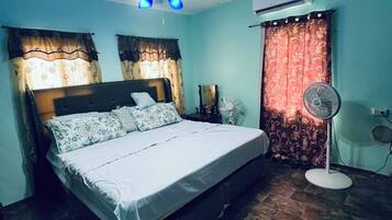 4 chambres, fer et planche à repasser, Wi-Fi, draps fournis