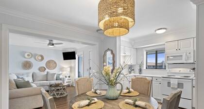 Renovated 2BR/2BA Hilton Head Condo-Queen, Full & Twin Bunk Beds, Steps to Beach