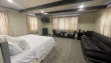 1 habitación, tabla de planchar con plancha, wifi gratis y ropa de cama