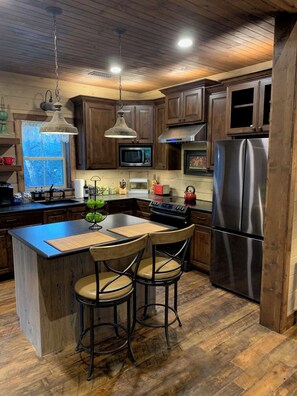 Fridge, microwave, stovetop, coffee/tea maker - The Pond Retreat! 5-Star Wildlife Oasis Escape (Fredericksburg)