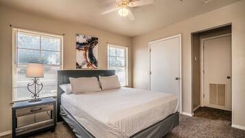 Iron/ironing board, WiFi, bed sheets