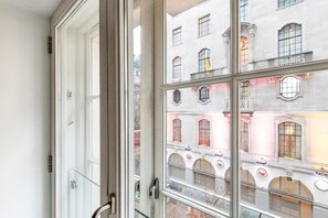 Interior - Blueground | City of Westminster, view, nr Big Ben (London)