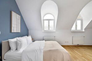 Iron/ironing board, WiFi, bed sheets - Blueground | Mariahilf, jacuzzi, nr Naschmarkt (Vienna)