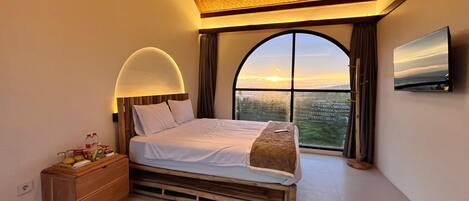 Suite, Balcony, Lake View