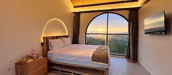Happynest Glamping and Villa Dieng