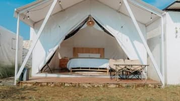 Deluxe Double Room, Patio, Lake View | Desk, iron/ironing board, free WiFi