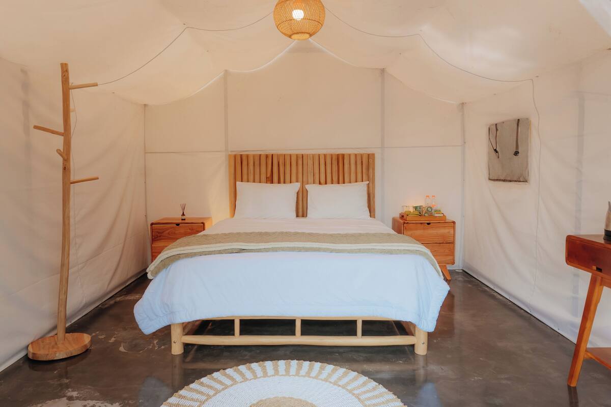 Työpöytä, silitysrauta/-lauta, ilmainen Wi-Fi