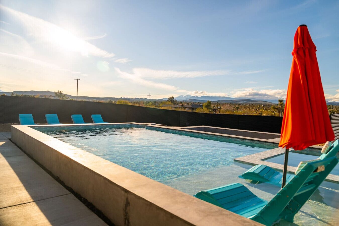 Een verwarmd zwembad