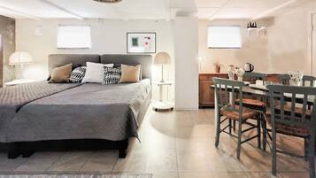 1 bedroom, travel crib, free WiFi