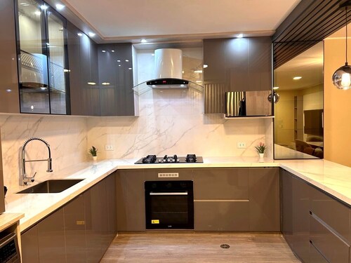 Stylish Modern Lima Retreat-Walk to Estadio Monumental U, USIL campus, & Dining